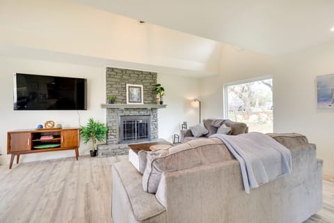 Serene Burnet Getaway w/ Buchanan Lake Views! House in Rio Grande