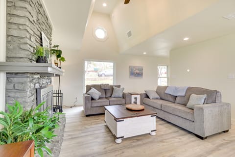 Serene Burnet Getaway w/ Buchanan Lake Views! House in Rio Grande