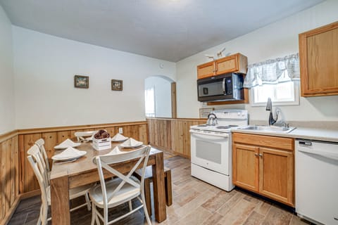 Jones Mills Vacation Rental: Near Skiing & Hiking! Maison in Jones Mills