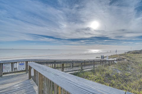 Orange Beach Condo w/ Beach+ Tennis Court Access Apartment in Orange Beach