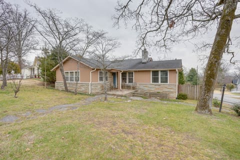 Rossville Home Near Downtown & Lookout Mountain! Maison in Rossville