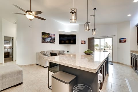 Family-Friendly Lake Havasu Home w/ Patio & Grill House in Lake Havasu City