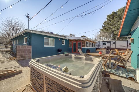 Artsy Cottonwood Home w/ Hot Tub, Walk to Wineries House in Clarkdale