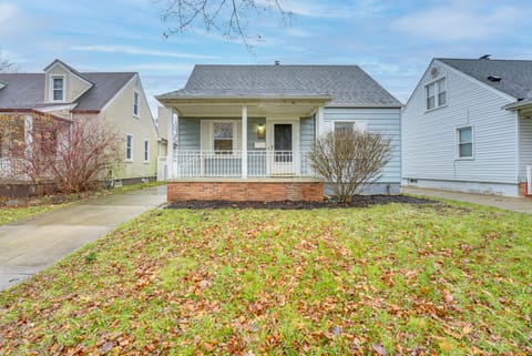 WFH-Friendly Home in Dearborn: Dogs Welcome! House in Dearborn Heights