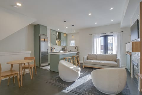 Chic Crested Butte Townhome 1/2 Mi to Skiing! Apartment in Colorado