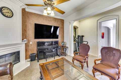 Upscale Triplex w/ Pool Access in Riverside! Apartment in Riverside