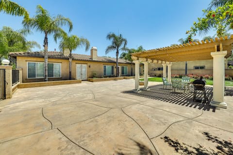 Upscale Triplex w/ Pool Access in Riverside! Apartment in Riverside