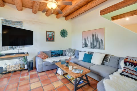 Bright Santa Fe Condo ~ Half-Mi to Meow Wolf! Apartment in Agua Fria