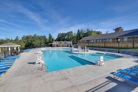 Tobyhanna Home w/ Fire Pit, Pool + Beach Access! House in Coolbaugh Township