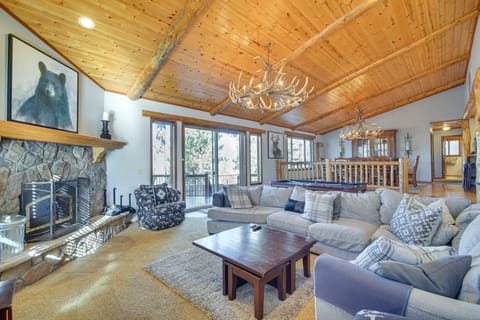 Big Bear Lake Cabin w/ Hot Tub & Gas Fire Pit! House in Big Bear
