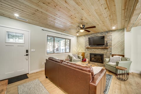 Modern Munds Park Retreat w/ Deck & Fire Pit! House in Munds Park