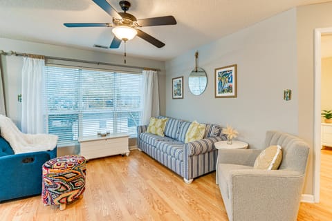 Myrtle Beach Retreat w/ Balcony Near Boardwalk! Apartment in Myrtle Beach