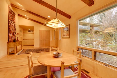 Family-Friendly Home ~ 2 Mi to River Run Day Lodge House in Sun Valley