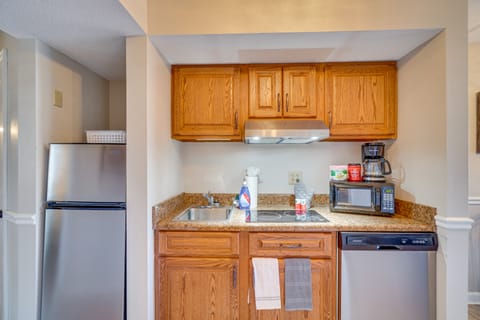 Gatlinburg Vacation Rental - Walk Downtown! Apartment in Gatlinburg