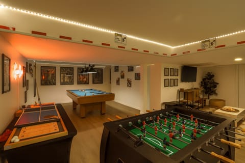 Hot Tub, Game Room & Fire Pit: Canton Log Cabin House in East Fork