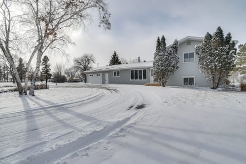 Hot Tub & Fenced Backyard: Moorhead Home! House in Moorhead