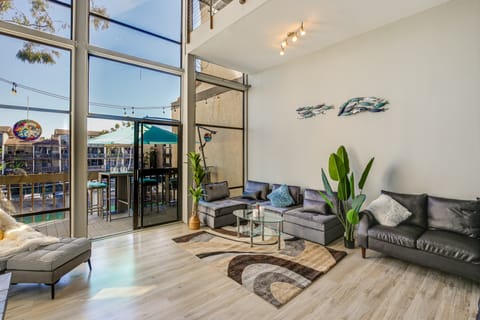 Waterfront Long Beach Condo w/ Pool Access! Apartment in Seal Beach