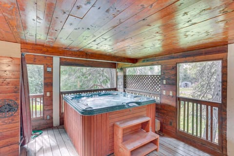 Crestline Home w/ Private Hot Tub: Steps to Lake! House in Crestline