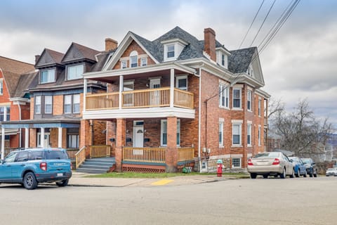 Lovely Pittsburgh Apartment ~ 5 Mi to Downtown! Apartment in Pittsburgh