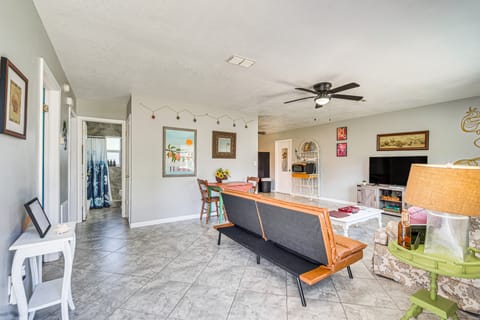 Spring Hill Home - 3 Mi to Weeki Wachee Springs! House in Spring Hill