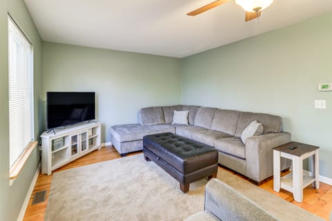 Brooklyn Cottage w/ Dock - Steps To Wamplers Lake! Cottage in Ohio