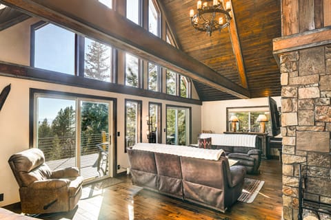 Wyoming Cabin w/ Hot Tub & Mountain-View Deck House in Star Valley Ranch