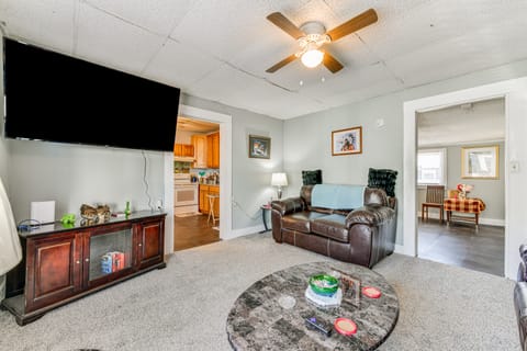 Pet-Friendly North Carolina Abode - Deck & Hot Tub House in Kannapolis