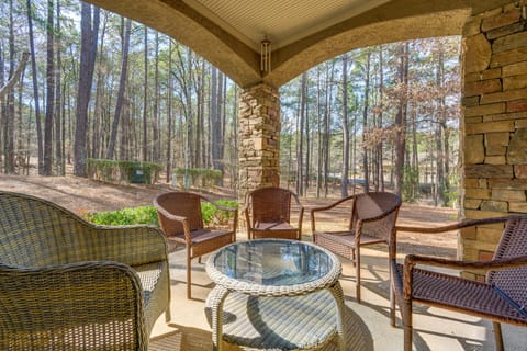 Chic Greensboro Condo w/ Lake Oconee Access! Apartment in Lake Oconee