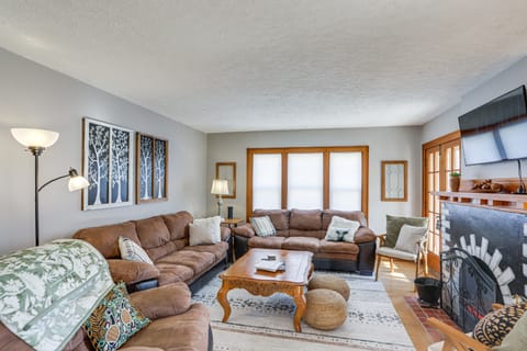 Cozy Tiffin House w/ Private Pool: 1 Mi to Town! House in Ohio