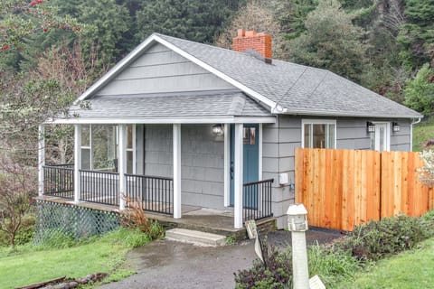 Welcoming Gardiner Home Near Oregon Dunes Rec Area House in Gardiner