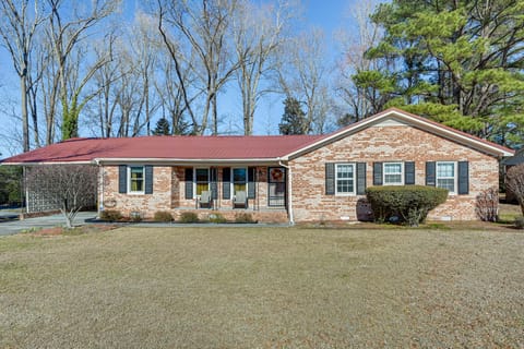 Greenville Home: 2 Mi to Downtown! House in Greenville