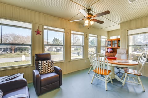 Pet-Friendly Fort Walton Beach Home: 4 Mi to Ocean House in Fort Walton Beach