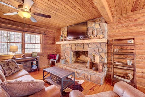 Cropwell Cabin w/ Fire Pit, Near Logan Martin Lake House in Logan Martin Lake