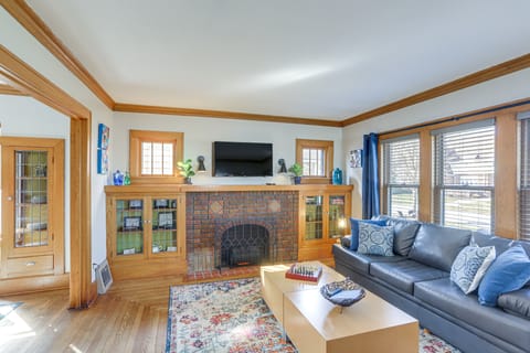 Historic Lorain Home: Walk to Lake Erie! House in Lake Erie