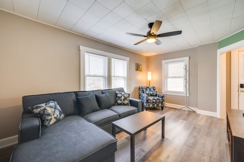 Easthampton Vacation Rental - Walk to Breweries! Appartement in Easthampton