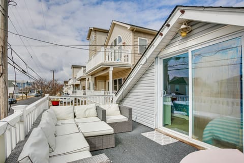 Wildwood Retreat w/ 2 Balconies: 5 Blocks to Beach House in Wildwood