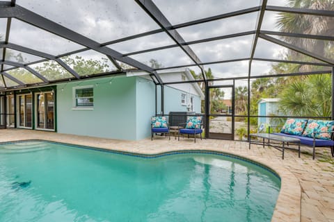 Englewood Apartment w/ Shared Pool: 1 Mi to Beach Apartment in Manasota Key