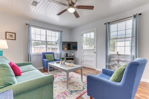 Charming Coastal Pensacola Home 1 Mi to Palafox St House in Sanders Beach