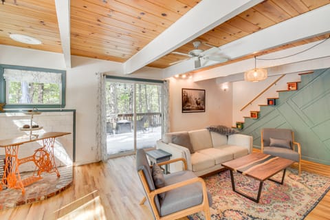 Fire Pit & Lake Access: Dreamy California Cabin! House in Arnold