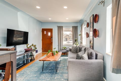 7 Mi to Denver: Inviting Aurora Home w/ Yard! House in Aurora