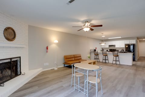 5 Mi to Razorback Greenway: Cozy Fayetteville Home House in Fayetteville