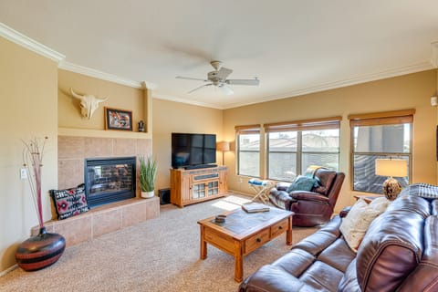 Quiet Condo w/ Pool Access, 4 Mi to TPC Scottsdale Apartment in Grayhawk