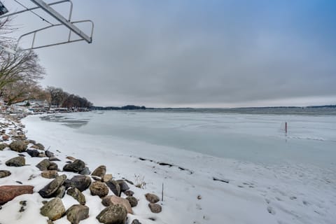 Family-Friendly Lake Waubesa Home: Boat + Swim! House in Madison