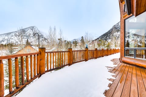 Private Hot Tub: Spacious Summit County Ski House House in Frisco