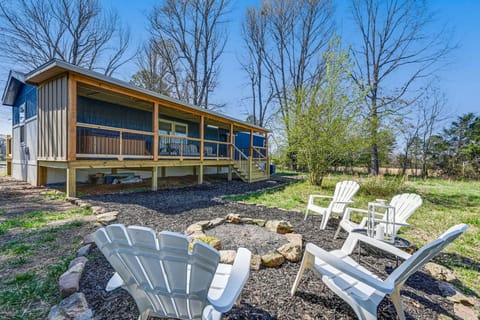 Lovely Broken Bow Cottage w/ Hot Tub & Fire Pit! Cottage in Broken Bow