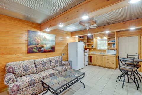 1/2 Mi to Greers Ferry Lake: Quiet Cabin w/ Porch House in Heber Springs