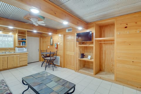 1/2 Mi to Greers Ferry Lake: Quiet Cabin w/ Porch House in Heber Springs