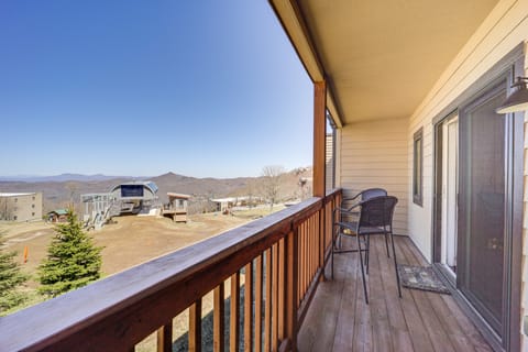 Sugar Mountain Condo w/ Balcony & Mtn Views! Apartment in Sugar Mountain