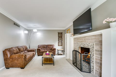 Sterling Heights Getaway w/ Fire Pit! House in Sterling Heights