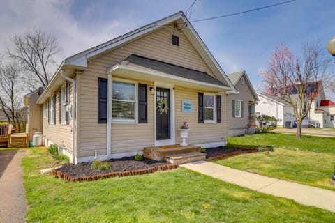 Spacious North East Home w/ Fenced Yard & Fire Pit Maison in North East